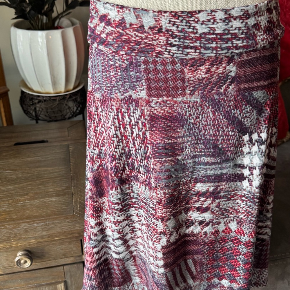 LuLaRoe Burgundy and White A-Line Skirt
